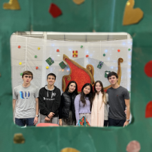 SJS Students help decorate a Christmas party... SJS Students help decorate a Christmas party...